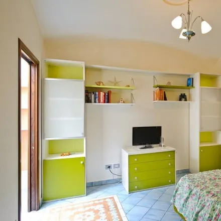Rent this 3 bed house on 84017 Positano SA