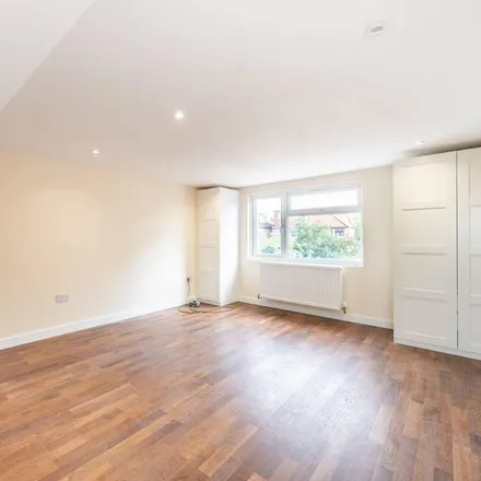 Image 2 - Whitton Avenue East, London, UB6 0JS, United Kingdom - Apartment for rent