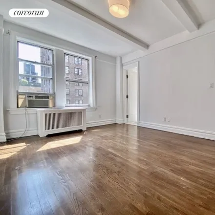 Image 4 - 41 W 72nd St Apt 8c, New York, 10023 - Condo for rent