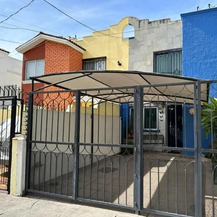 Buy this 3 bed house on jardineras in Calle Tomás Balcázar, Las Alamedas