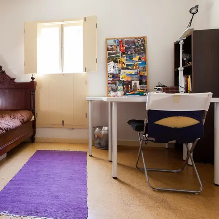 Rent this 3 bed room on IRON in Rua da Boavista 364, 4050-102 Porto