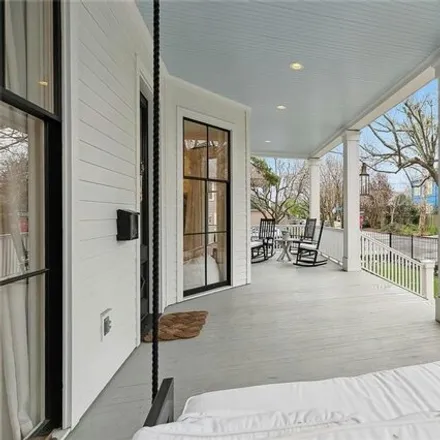 Image 6 - 1101 Peniston Street, New Orleans, LA 70115, USA - House for sale