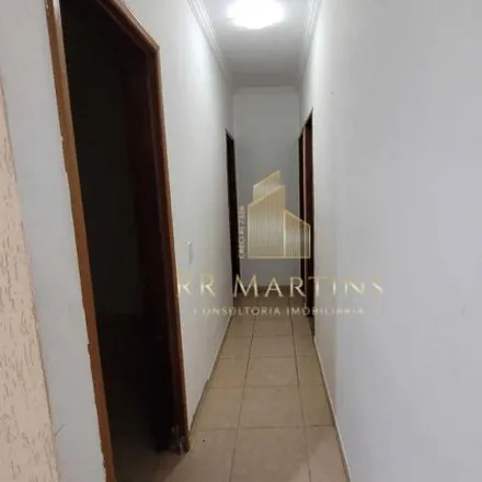 Buy this 3 bed apartment on Avenida Imbaúbas in Chácaras Tubalina e Quartel, Uberlândia - MG