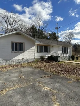 Rent this 2 bed house on 8 Hemlock Circle in Lookout Valley, Chattanooga