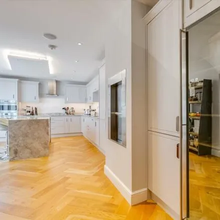 Image 7 - Crescent Grove, London, SW4 7AG, United Kingdom - Townhouse for sale