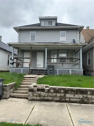 Buy this 4 bed house on 513 Walden Avenue in Toledo, OH 43605