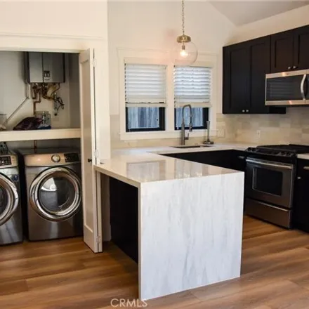 Image 6 - 220 East Washington Avenue, Orange, CA 92866, USA - Apartment for rent