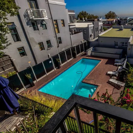 Rent this 3 bed apartment on De Smit Street in Green Point, Cape Town