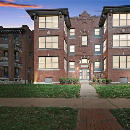 Buy this 2 bed condo on Pershing Avenue Condominiums in 5630 Pershing Avenue, St. Louis