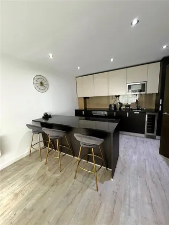 Image 2 - Erwin House, Commander Avenue, London, NW9 5ZG, United Kingdom - Apartment for rent