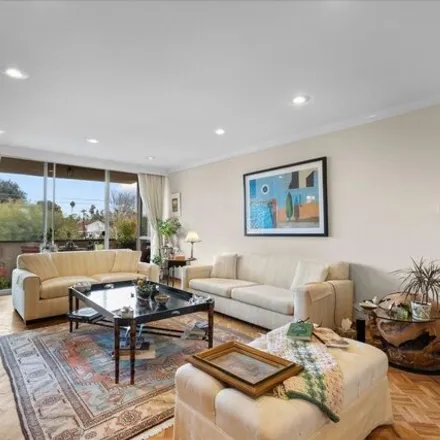 Image 4 - 13960 Milbank Street, Los Angeles, CA 91423, USA - Condo for sale