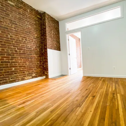 Rent this 3 bed duplex on 128 Thompson St