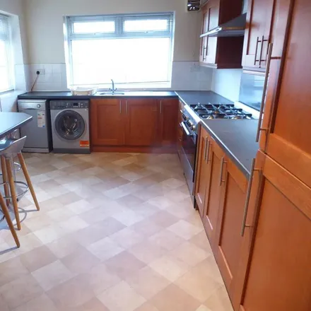Rent this 3 bed house on Patterdale Drive in Huddersfield, HD5 9ER