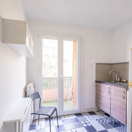 Image 3 - 67 Rue Goudard, 13005 Marseille, France - Apartment for rent