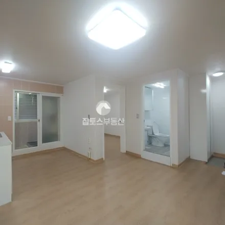 Rent this 2 bed apartment on 서울특별시 강남구 대치동 927-28