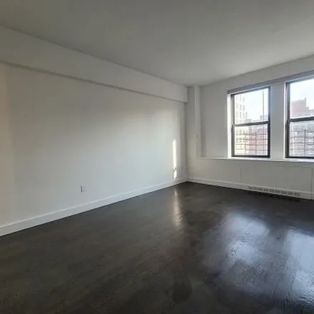 Image 9 - Windermere West End, 666 West End Avenue, New York, NY 10025, USA - Apartment for rent