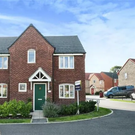 Buy this 3 bed house on Spring Meadow in Alfreton, Derbyshire
