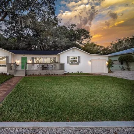 Rent this 3 bed house on 854 East Boulevard in Windermere, Orange County