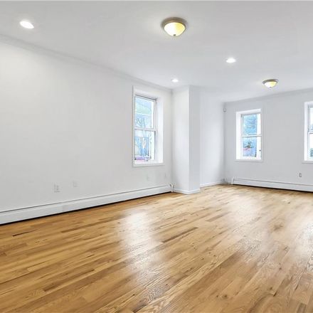 Rent this 3 bed townhouse on 3012 Mickle Avenue in New York, NY 10469