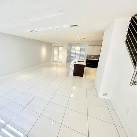 Image 4 - 6422 Northwest 104th Path, Doral, FL 33178, USA - Townhouse for rent