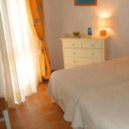 Rent this 2 bed townhouse on 8135-107 Distrito de Évora