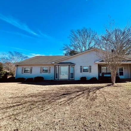 Buy this 3 bed house on 320 Foxmore Drive in Pine Ridge Estates, Dothan