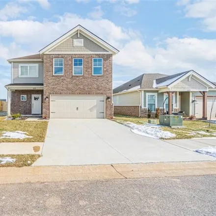 Buy this 4 bed house on Big Leaf Court in Bowling Green, KY 42102