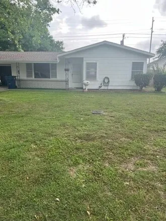 Rent this 2 bed house on 102 14th Street North in Texas City, TX 77590