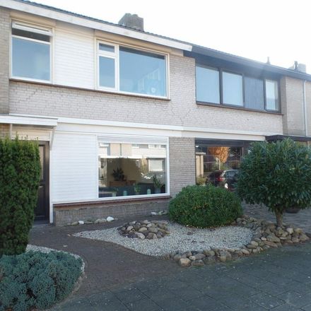 Rent this 3 bed apartment on Reesstraat 31 in 4921 TJ Made, Netherlands