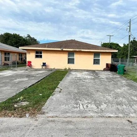 Image 3 - 2110 Northwest 100th Street, Miami-Dade County, FL 33147, USA - House for rent
