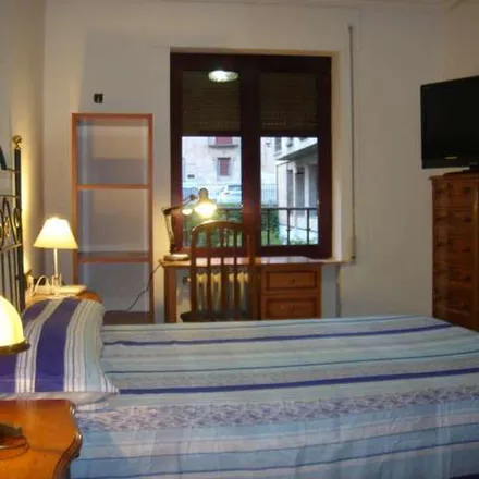 Image 8 - Mis pollitos, Cuesta de San Blas, 37002 Salamanca, Spain - Apartment for rent