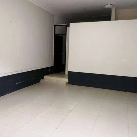 Image 2 - Combate del Dos de Mayo, Plaza 2 de Mayo, Lima, Lima Metropolitan Area 15082, Peru - Apartment for sale