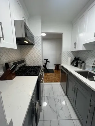 Image 9 - 2600 Netherland Avenue, New York, NY 10463, USA - Apartment for sale