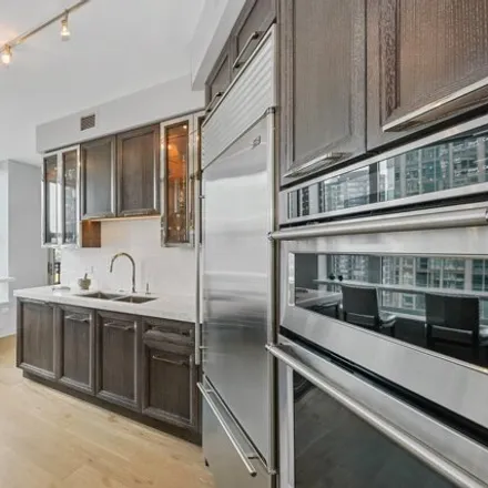 Image 5 - The Fordham, 11-25 East Superior Street, Chicago, IL 60611, USA - Condo for sale