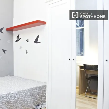 Rent this 5 bed room on Carrer d'Escipió in 1, 08023 Barcelona