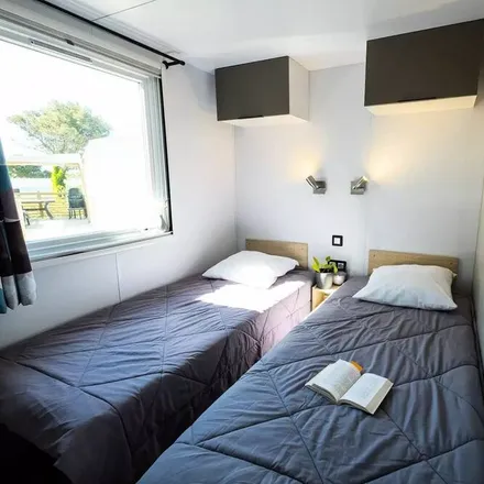 Rent this 3 bed house on Viaduc de Martigues in 13500 Martigues, France