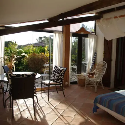 Rent this 2 bed house on 06220 Vallauris