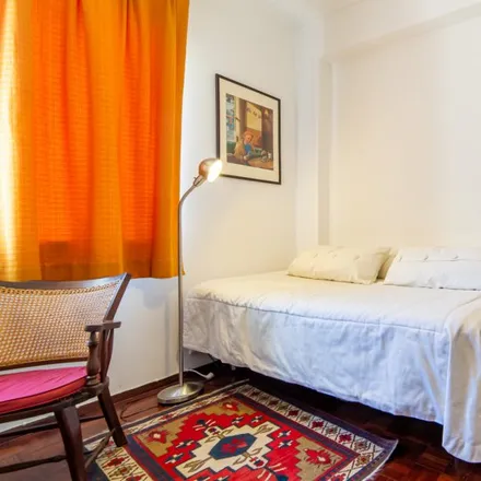 Rent this 4 bed room on Jovinela in Avenida Embaixador Augusto de Castro, 2780-199 Oeiras