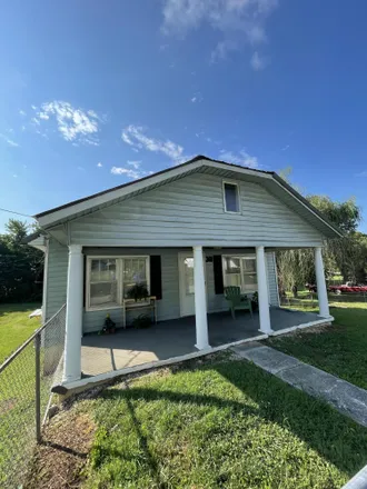 Buy this 3 bed house on 311 White Street in Somerset, KY 42501