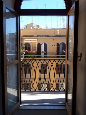 Image 2 - Via Principe Amedeo 92, 00185 Rome RM, Italy - Apartment for rent