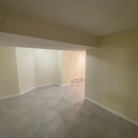 Image 9 - 68 Mapes Place, Newark, NJ 07112, USA - Apartment for rent