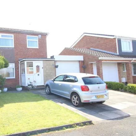 Rent this 3 bed house on Madeira Close in Callerton, NE5 1YE