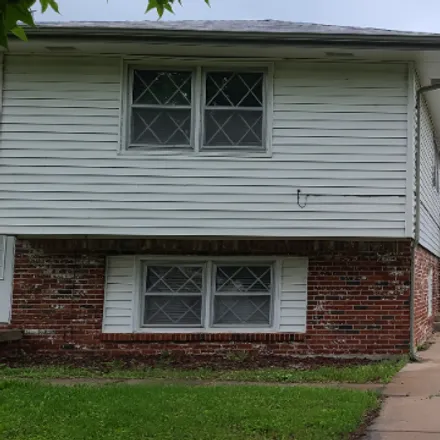 Rent this 3 bed house on 4009 Westlawn