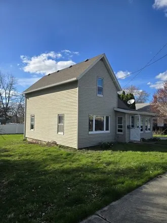 Buy this 4 bed house on South Washington Street in Lockport, IL 60441