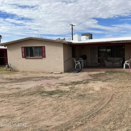 Buy this 3 bed house on 2090 South Amigo Avenue in Tucson, AZ 85713
