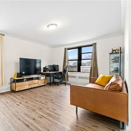 Image 3 - 150-20 71st Avenue, New York, NY 11367, USA - Apartment for sale