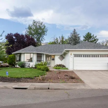 Buy this 3 bed house on 2942 Provincial Street in Medford, OR 97504