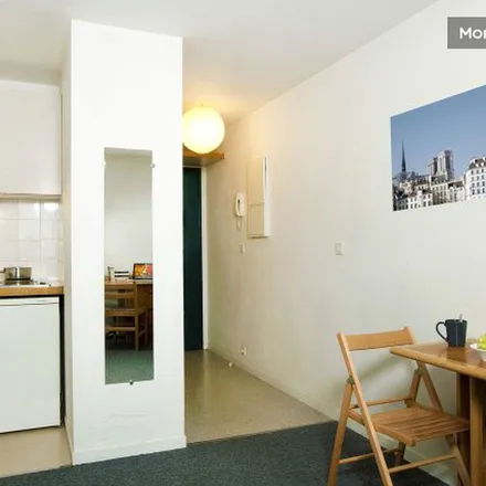 Image 7 - 5 Rue Jules Verne, 92300 Levallois-Perret, France - Apartment for rent