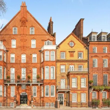 Image 2 - Swan House, 17 Chelsea Embankment, London, SW3 4LE, United Kingdom - Apartment for sale