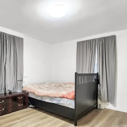 Image 6 - 25-40 Union Street, New York, NY 11354, USA - Apartment for sale